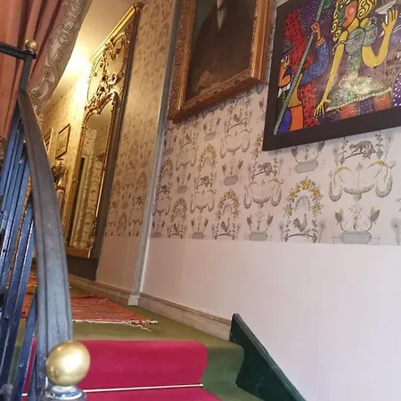 לינה וארוחת בוקר Le Kino Panorama 4*