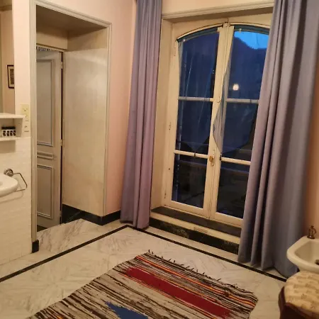 לינה וארוחת בוקר Le Kino Panorama