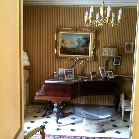 Le Kino Panorama לינה וארוחת בוקר Vic-sur-Cère