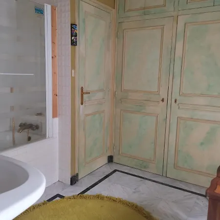 לינה וארוחת בוקר Le Kino Panorama