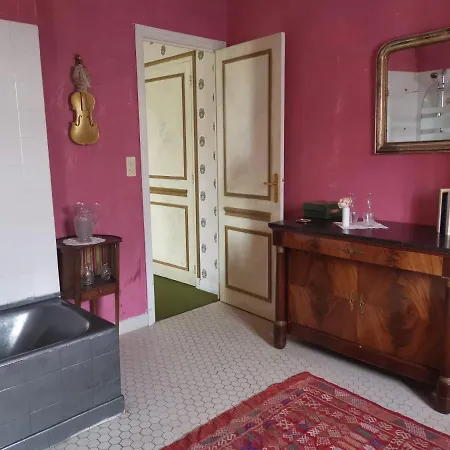 לינה וארוחת בוקר Le Kino Panorama